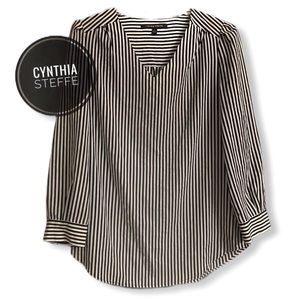 Cynthia Steffe Black & White Striped Long Sleeve V-Neck Top